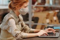 pexels-diva-plavalaguna-6150080